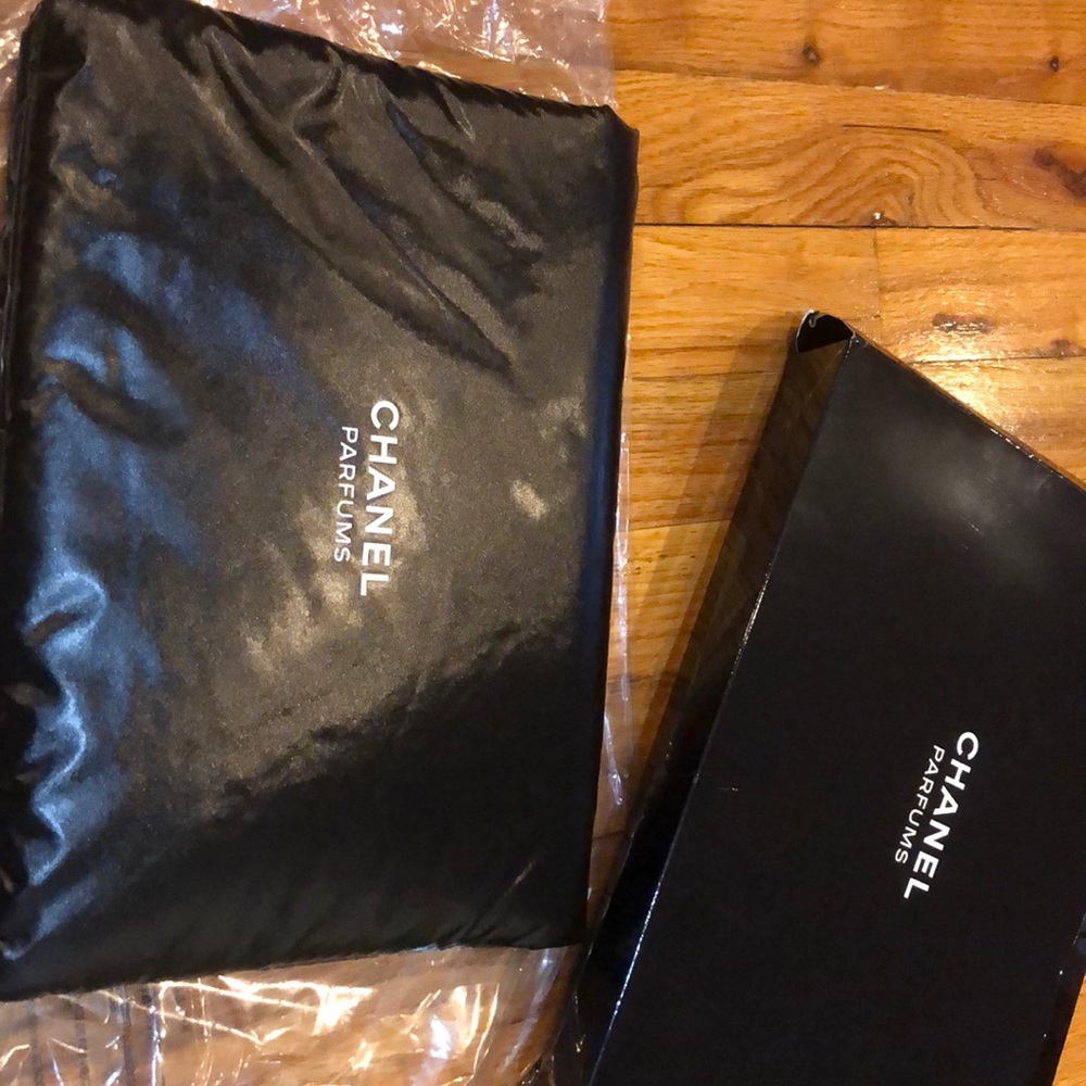 Chanel wet bag - Picture 5 of 5